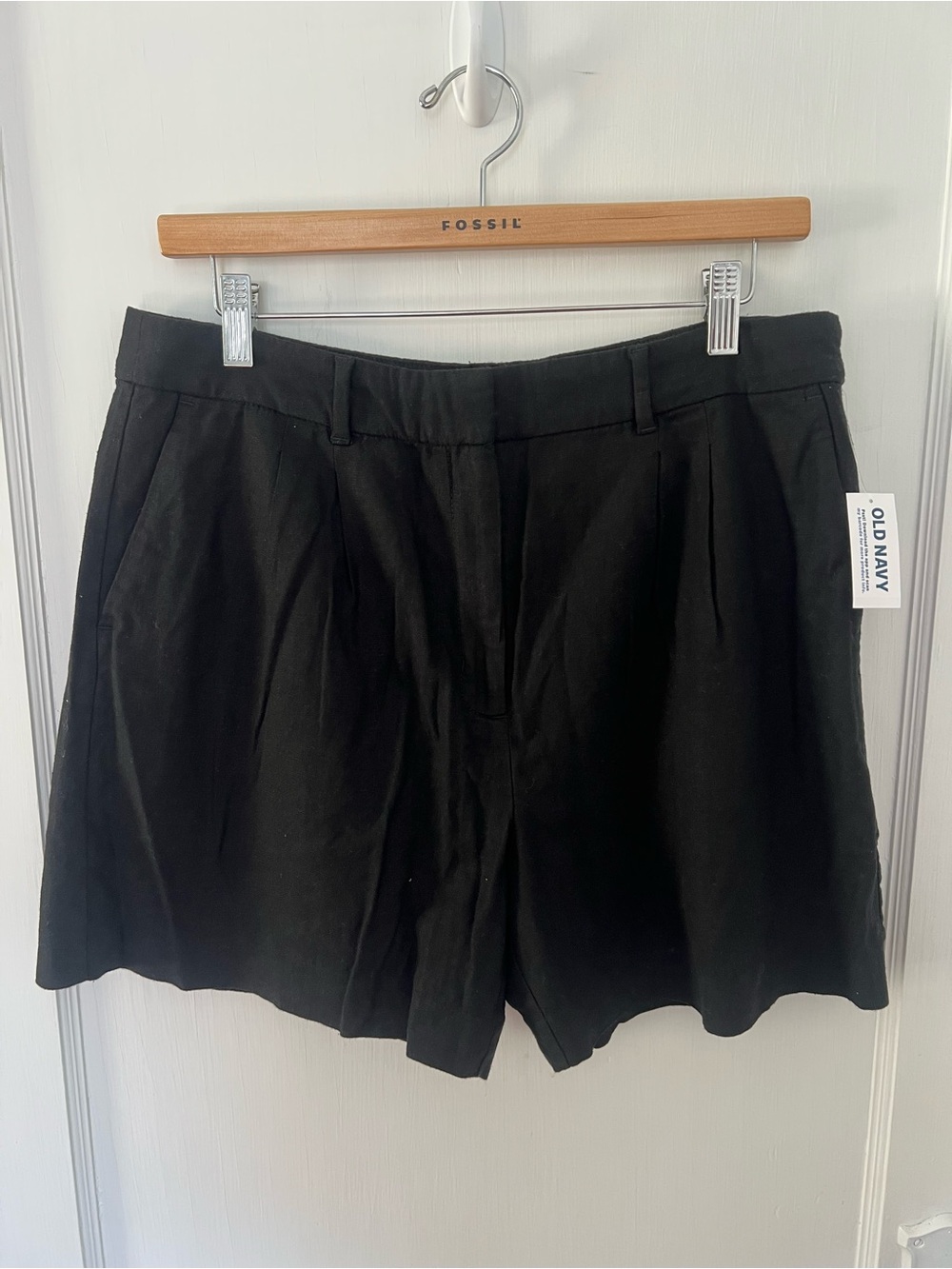 NWT - Old Navy - Extra High-Waisted Taylor Trouser Shorts - 5-inch inseam Black - Picture 3 of 8